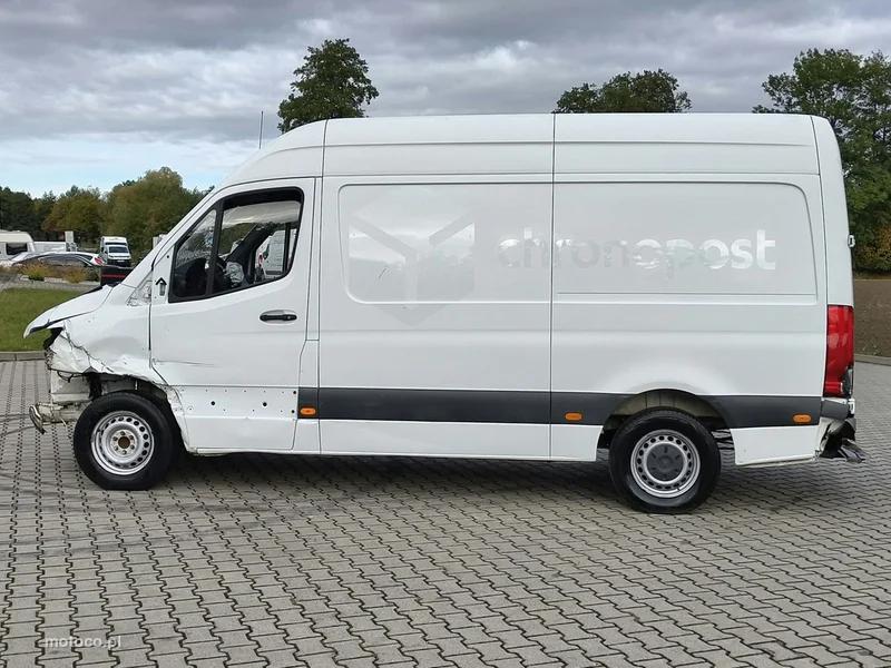Mercedes-Benz Sprinter 4