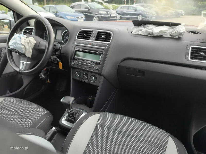 Volkswagen Polo V 6R 12