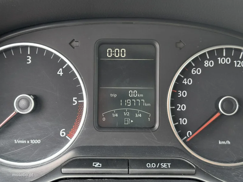 Volkswagen Polo V 6R 24