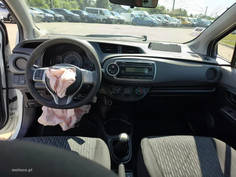 Toyota Yaris XP130 11