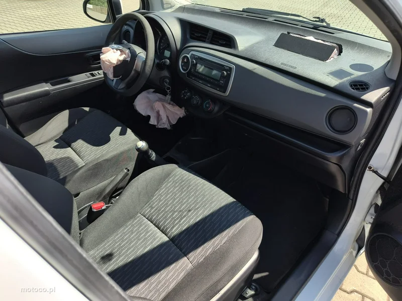 Toyota Yaris XP130 14