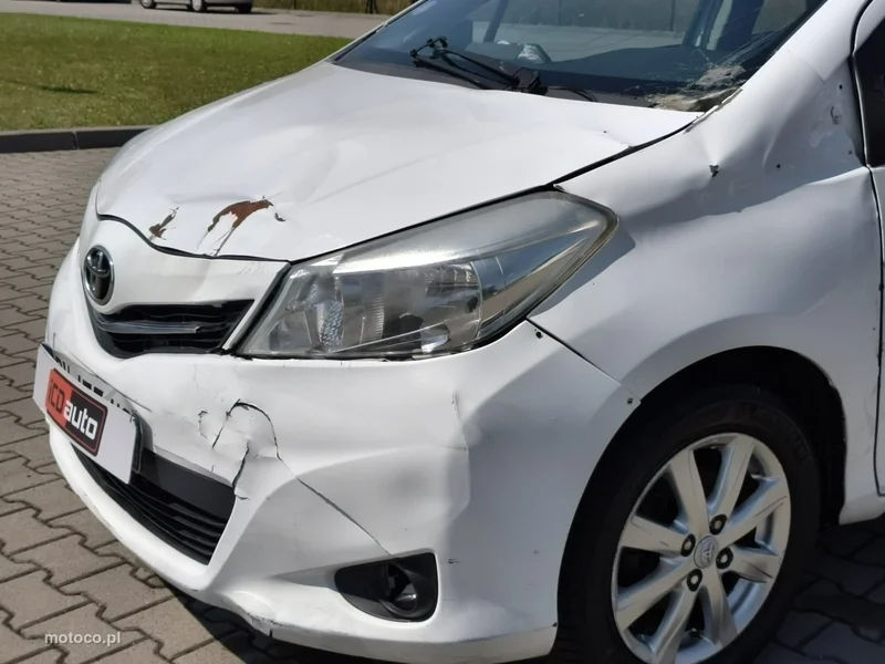 Toyota Yaris XP130 23