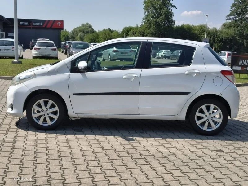 Toyota Yaris XP130 4