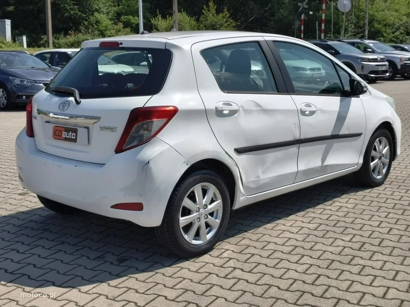 Toyota Yaris XP130 7
