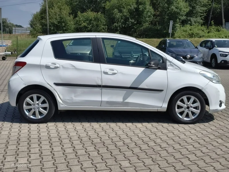 Toyota Yaris XP130 8