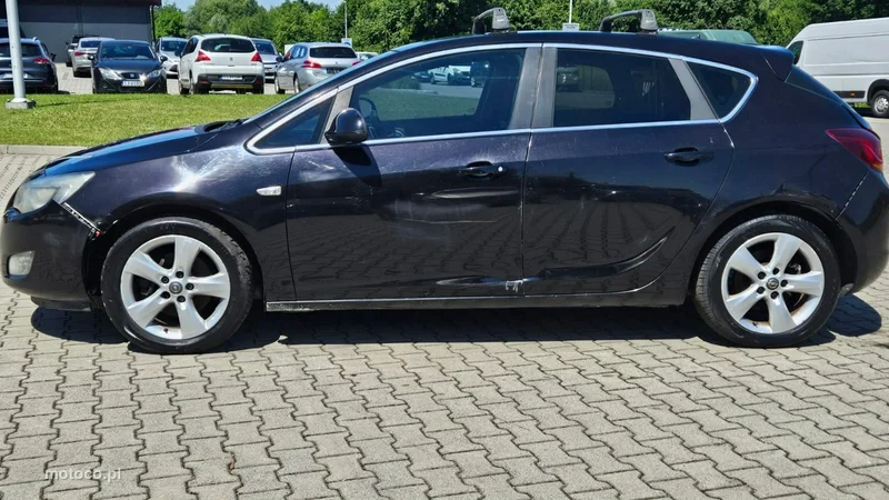 Opel Astra J 3