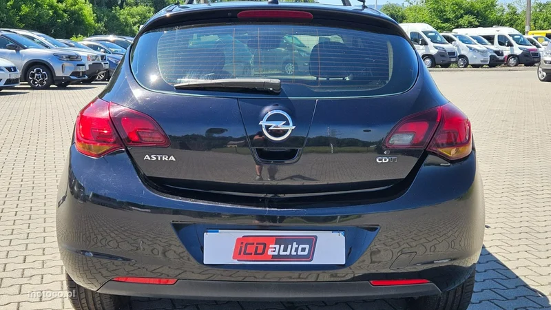 Opel Astra J 5