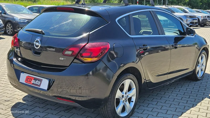 Opel Astra J 6