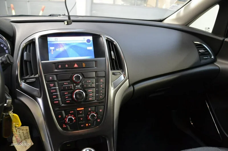 Opel Astra J 13