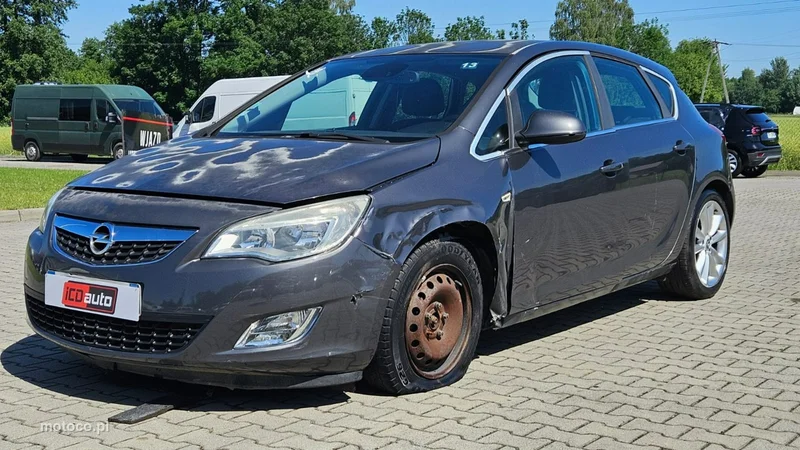 Opel Astra J 3