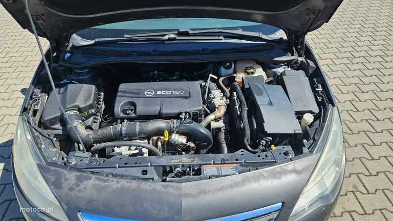 Opel Astra J 24