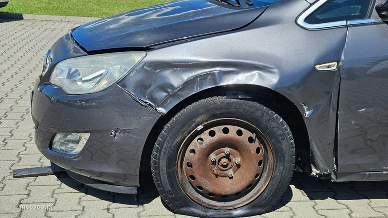 Opel Astra J 28