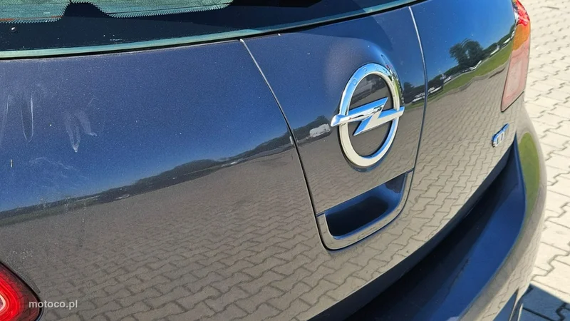Opel Astra J 32