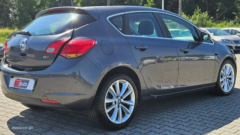 Opel Astra J 7