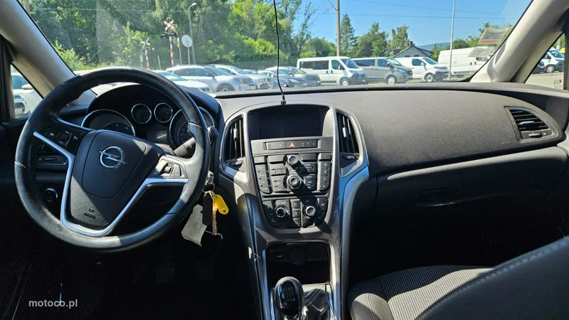 Opel Astra J 10