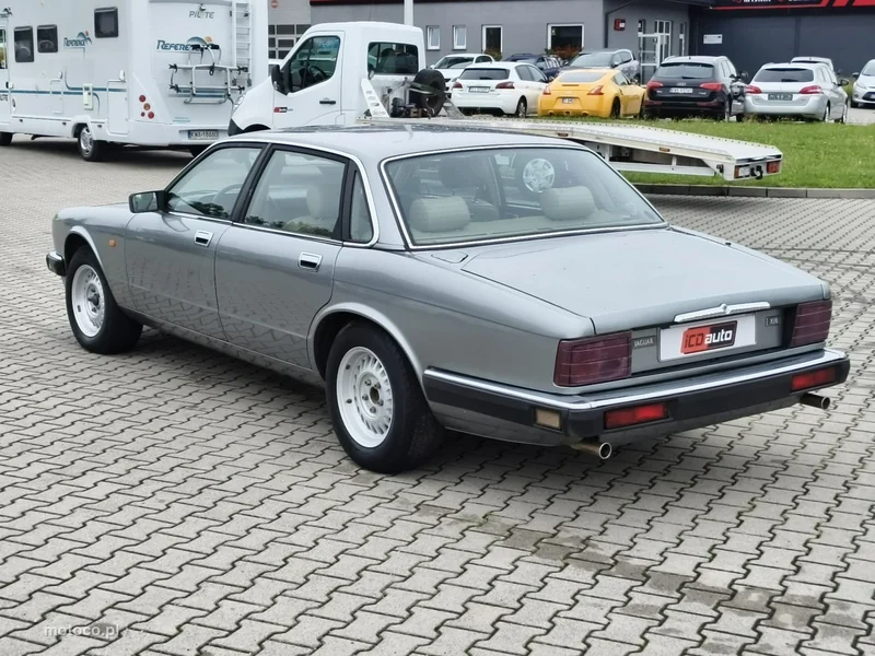 Jaguar XJ 5