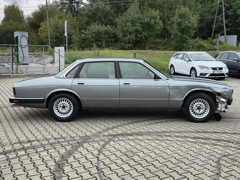 Jaguar XJ 8