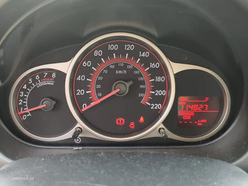 Mazda 2 11