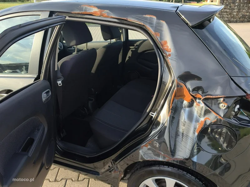 Mazda 2 17