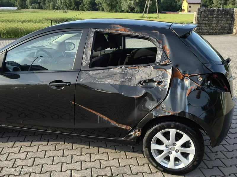 Mazda 2 18
