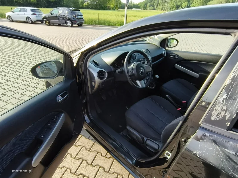 Mazda 2 9