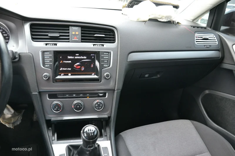 Volkswagen Golf VII 12