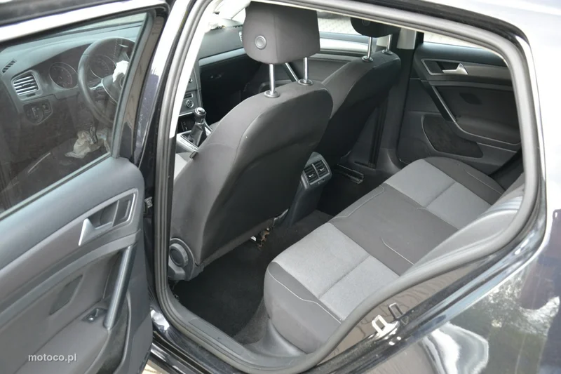 Volkswagen Golf VII 15