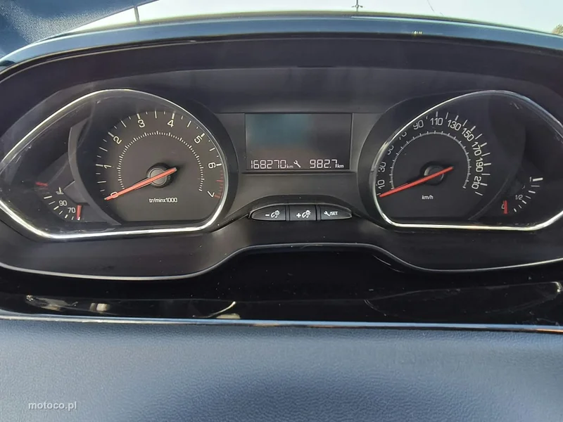 Peugeot 208 13
