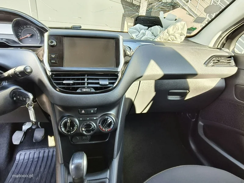 Peugeot 208 14