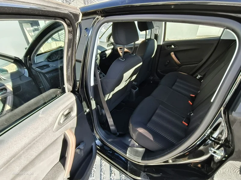 Peugeot 208 16