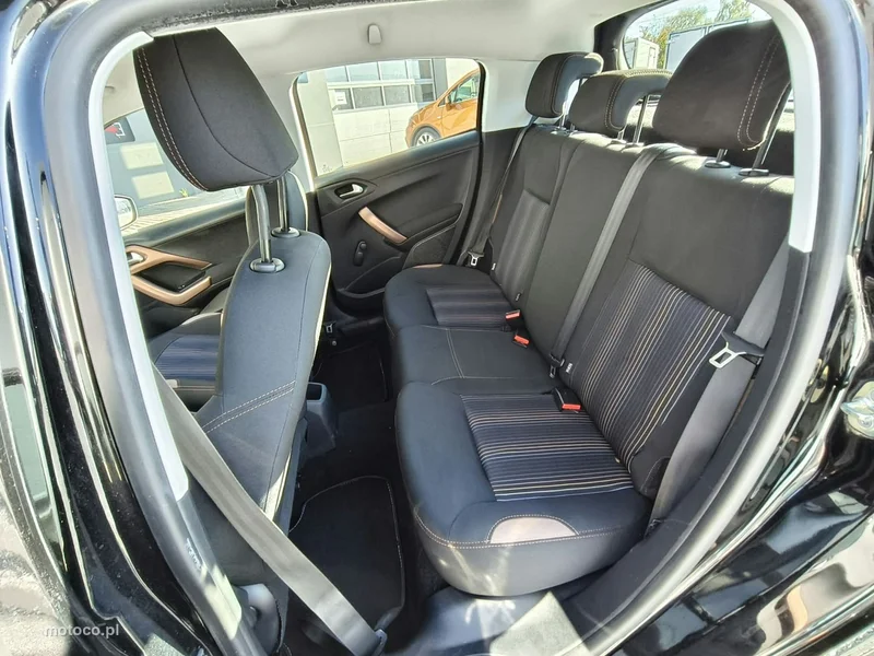 Peugeot 208 17
