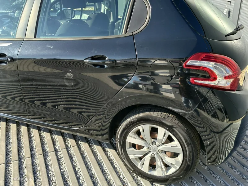 Peugeot 208 25