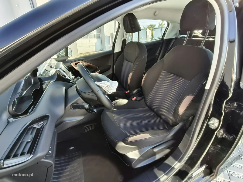 Peugeot 208 9