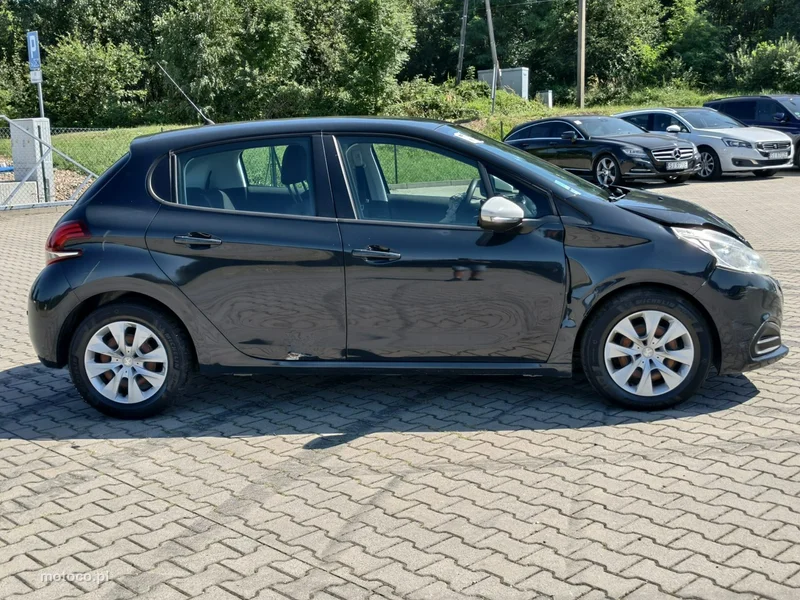 Peugeot 208 8