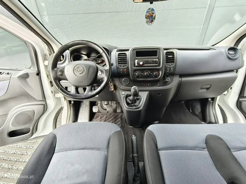 Opel Vivaro 11