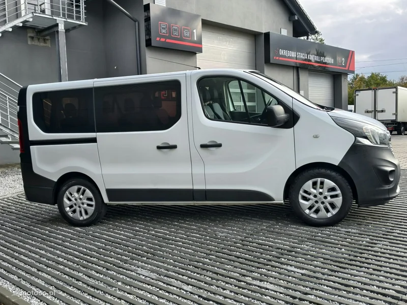 Opel Vivaro 8