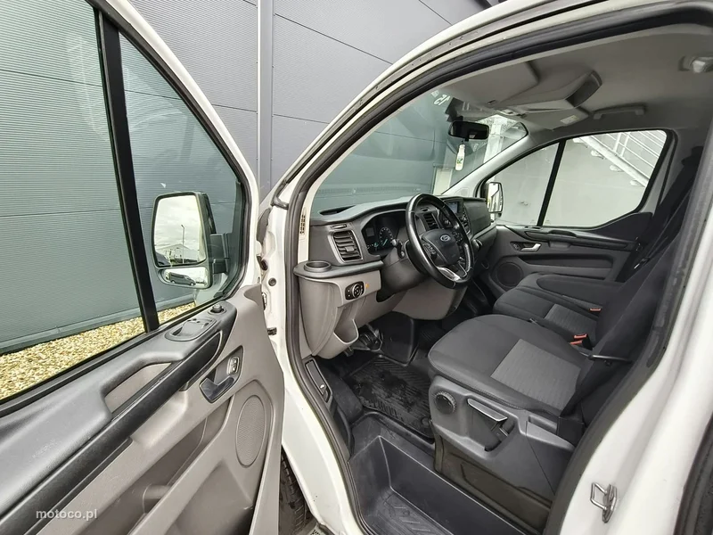 Ford Transit Custom 10