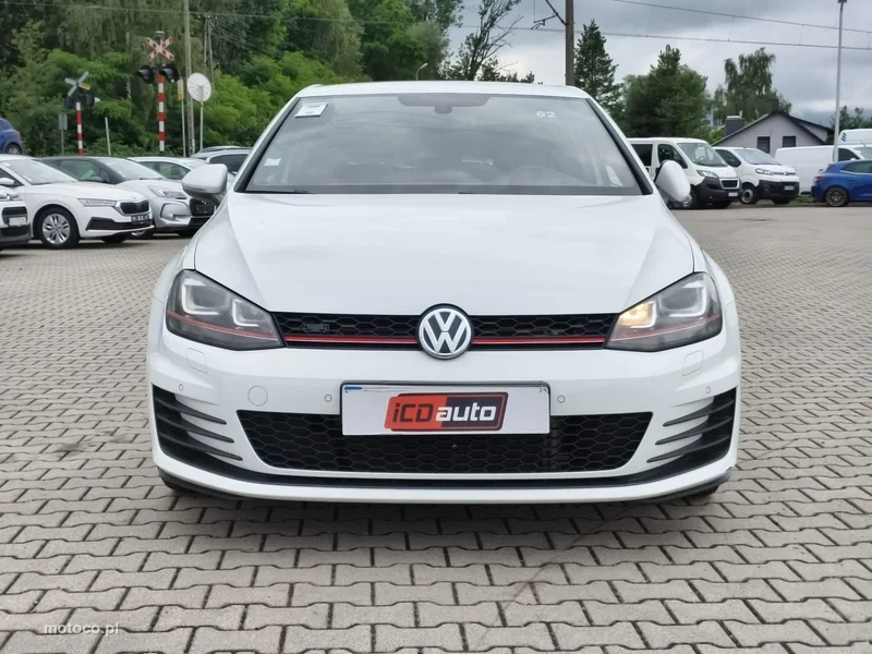 Volkswagen Golf VII 2