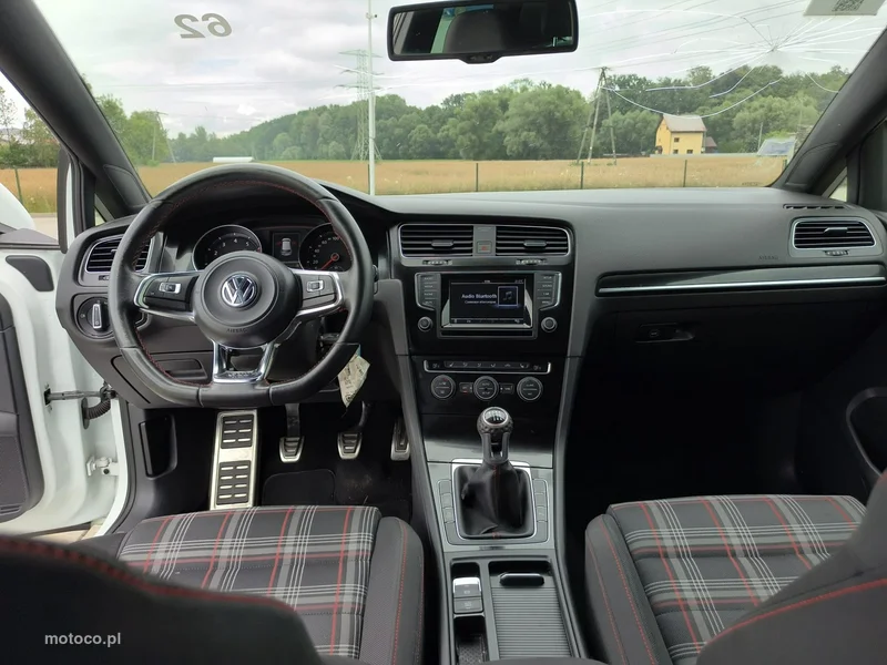 Volkswagen Golf VII 11
