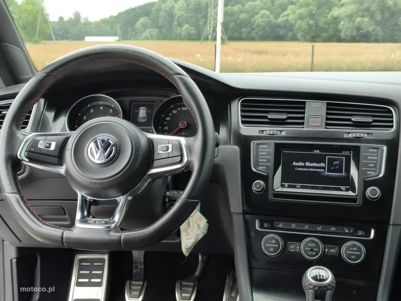 Volkswagen Golf VII 12