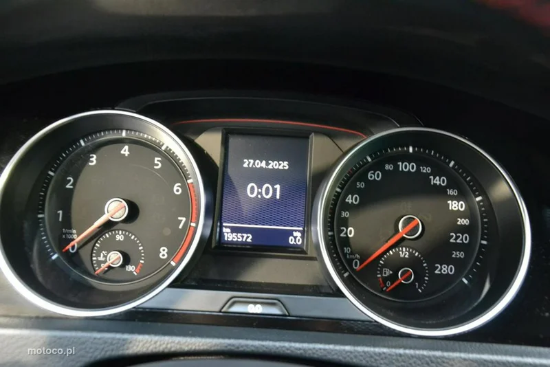 Volkswagen Golf VII 13