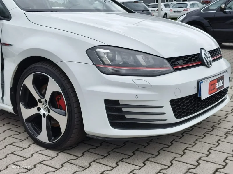 Volkswagen Golf VII 21