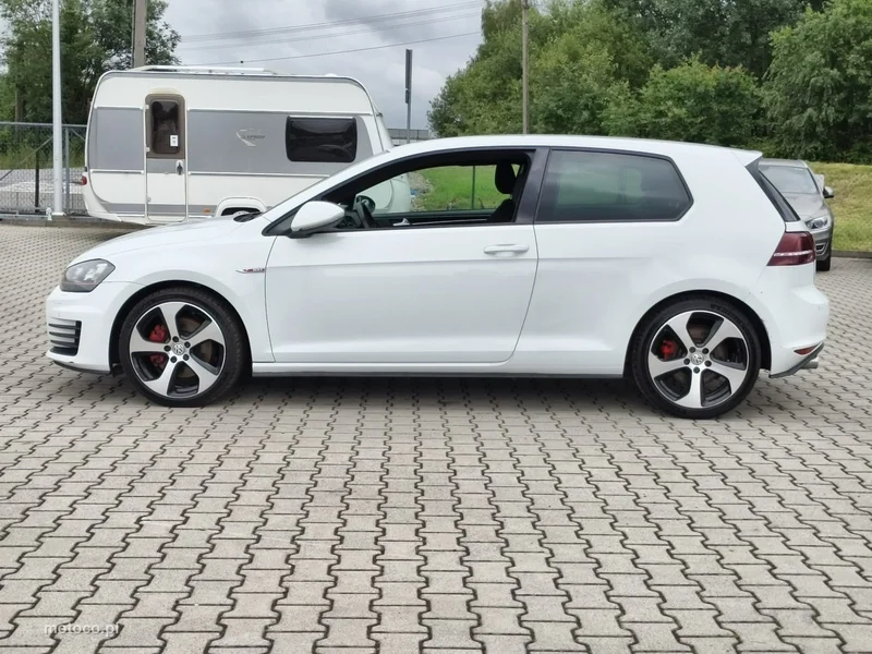 Volkswagen Golf VII 4