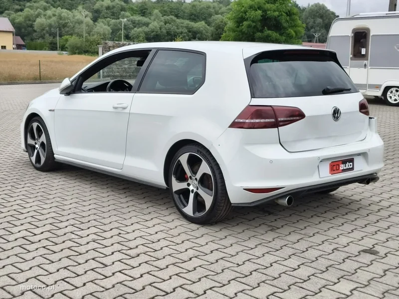 Volkswagen Golf VII 5