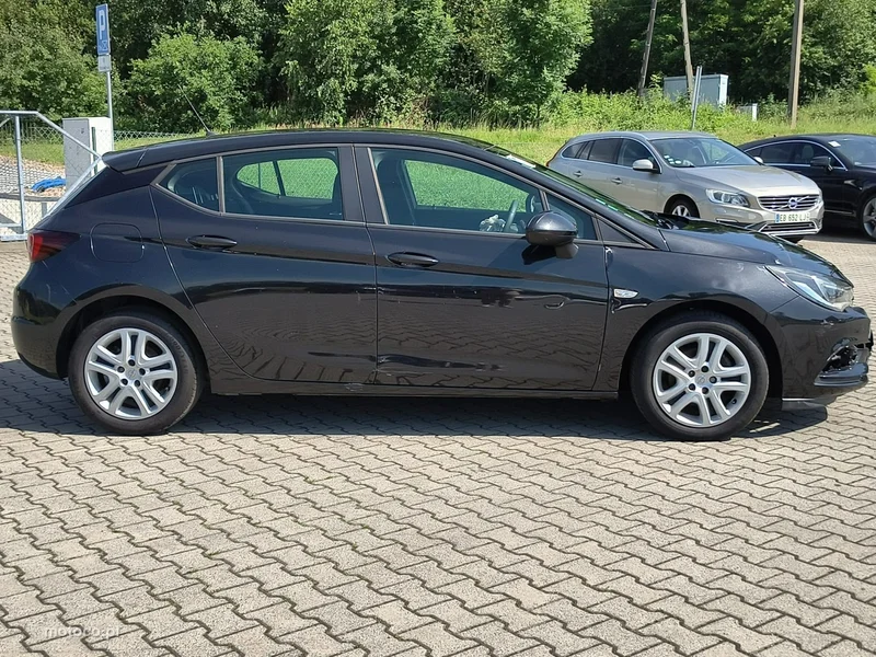 Opel Astra J 8