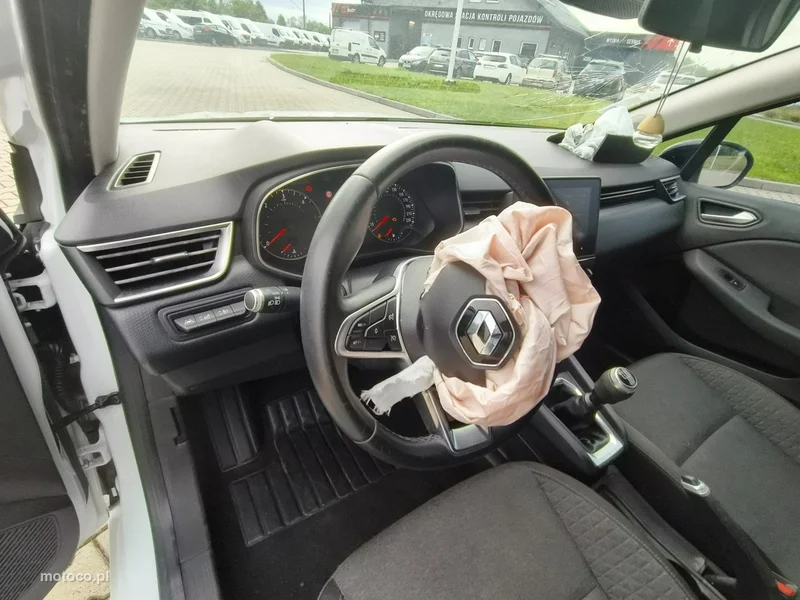 Renault Clio V 11