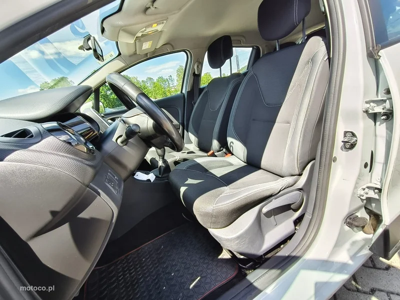 Renault Clio IV 10