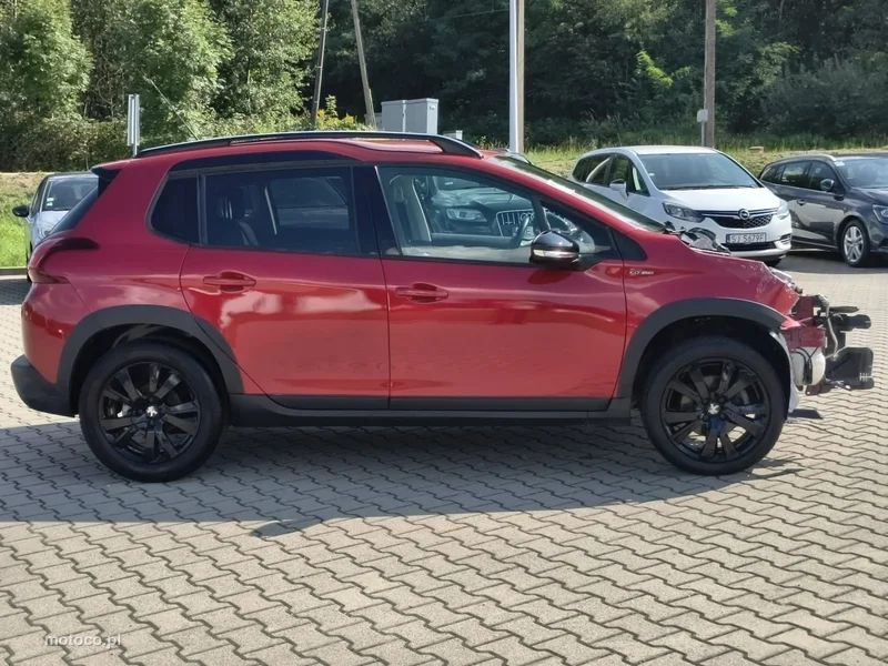 Peugeot 2008 8