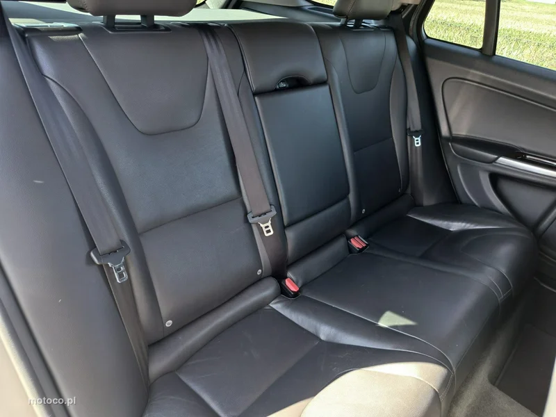 Volvo V60 15