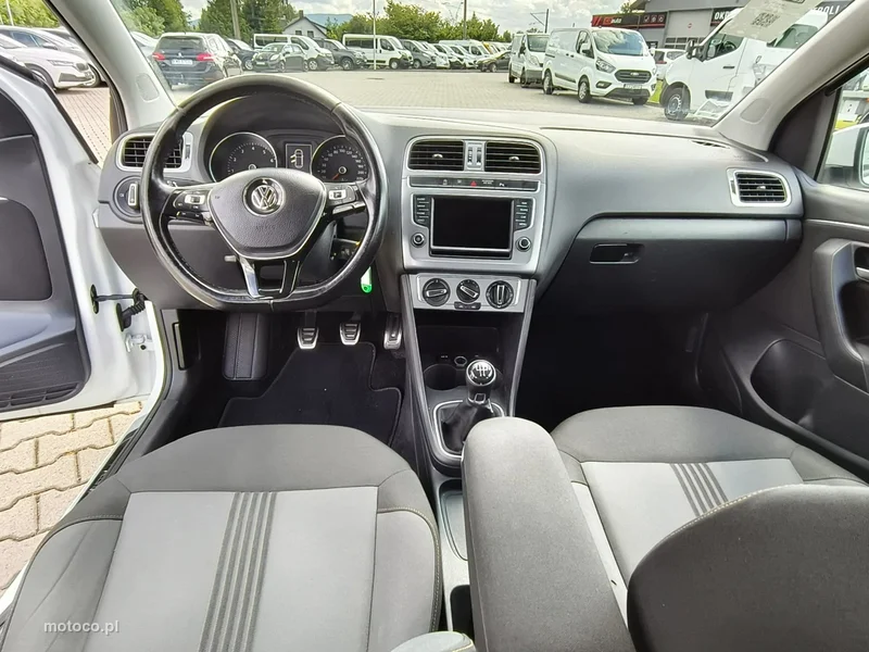 Volkswagen Polo V 6R 11